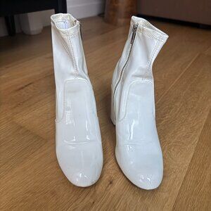 Steve Madden White Patent Emison Boots